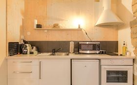 Industrial-Style Studio With Bathtub, Vieux-Lyon